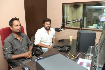 Rowdy Fellow Movie Team at Red FM